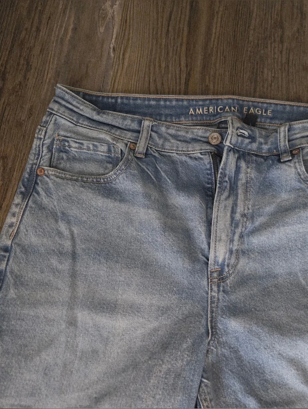 American Eagle Outfitters Women's Light Blue Distressed Ripped Jeans - Picture 4 of 16